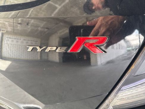 Used 2019 Honda Civic Type R image 11
