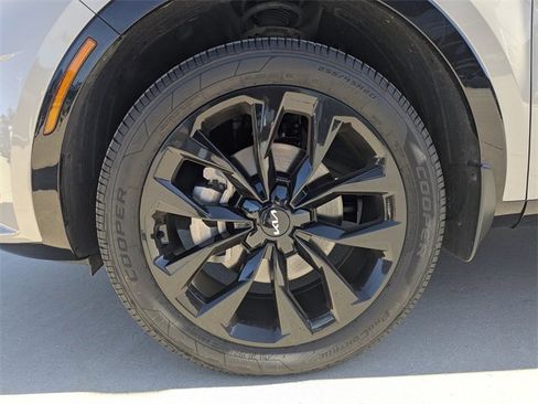 Used 2023 Kia Sorento SX image 9