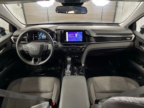 Used 2025 Toyota Camry LE image 13