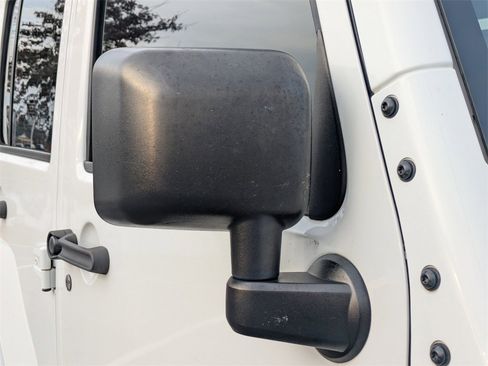 Used 2017 Jeep Wrangler Unlimited Sahara w/ Max Tow Package image 13