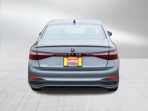 Used 2025 Volkswagen Jetta SE w/ Sunroof Package FWD image 6
