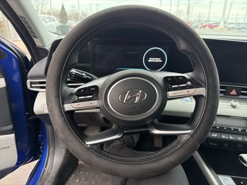 Used 2023 Hyundai Elantra Limited image 15