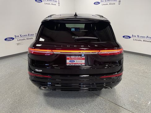 New 2025 Lincoln Corsair Reserve w/ Equipment Group 202A image 5