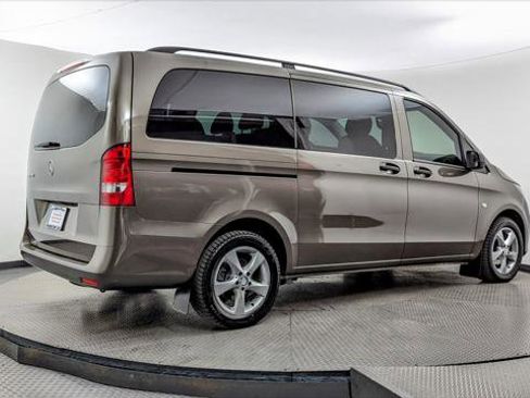 Used 2016 Mercedes-Benz Metris Passenger image 8