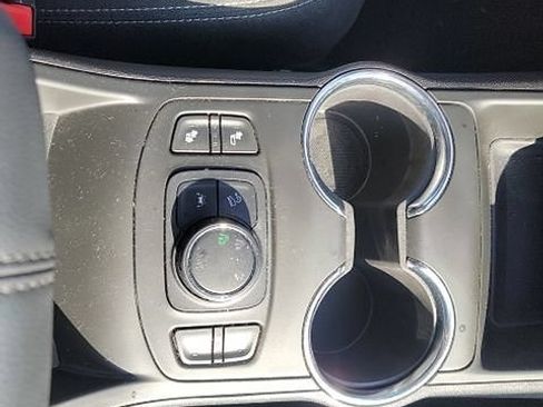 Used 2023 GMC Terrain SLE w/ Driver Convenience Package AWD/4WD image 12