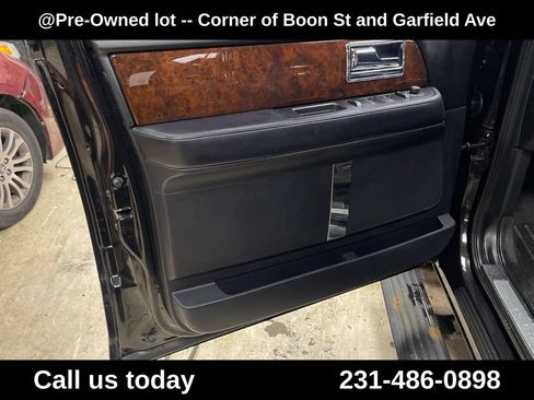 Used 2015 Lincoln Navigator 4WD image 15