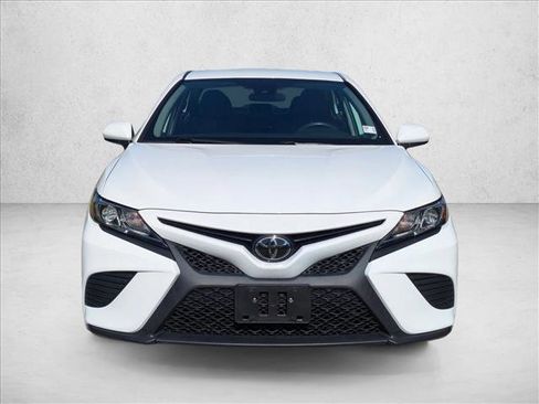 Used 2019 Toyota Camry SE FWD image 2