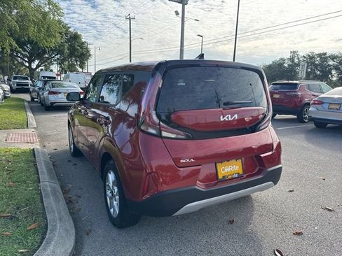 Used 2025 Kia Soul LX w/ LX Technology Package FWD image 5