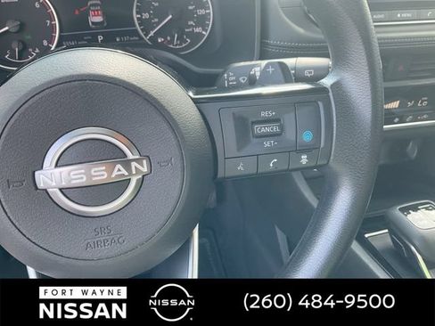 Used 2023 Nissan Rogue SV AWD/4WD image 22