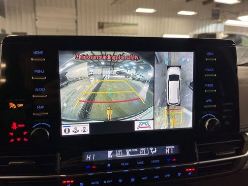 Certified 2023 Toyota Sienna Platinum image 19