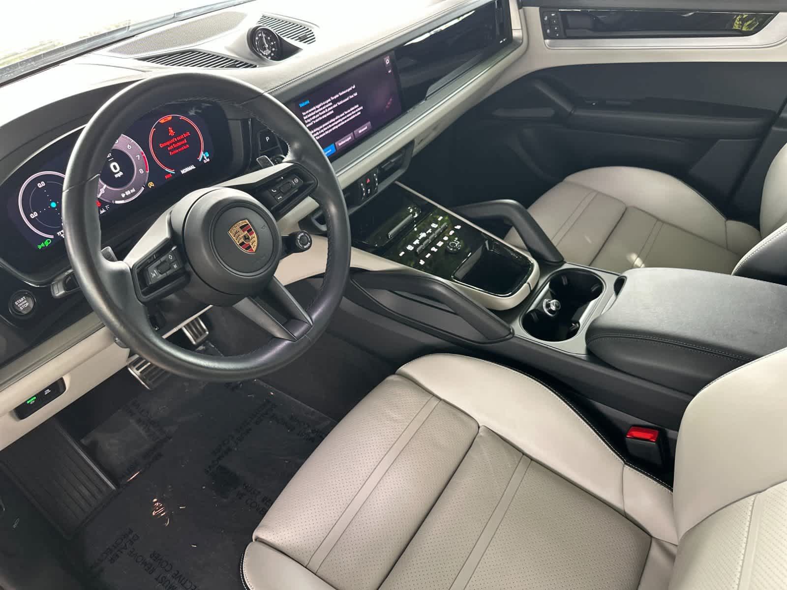 Certified 2024 Porsche Cayenne S AWD/4WD image 4