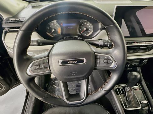 Used 2022 Jeep Compass Limited w/ Sun and Sound Group AWD/4WD image 11