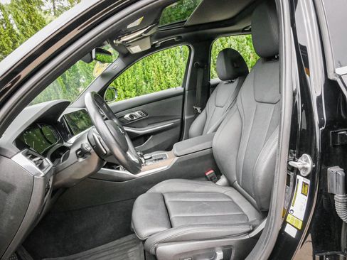Used 2021 BMW 330i Sedan w/ Convenience Package RWD image 16