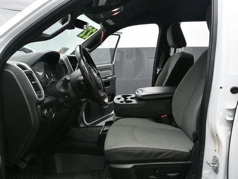 Used 2022 RAM 2500 Big Horn w/ Level 1 Equipment Group image 9