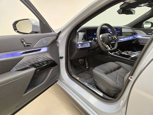 Used 2025 BMW 760i xDrive 760i xDrive image 16
