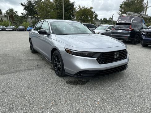 Used 2025 Honda Accord SE image 8