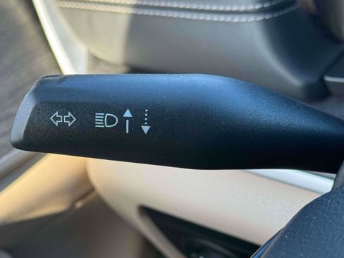 Used 2023 Jeep Grand Cherokee Limited image 21