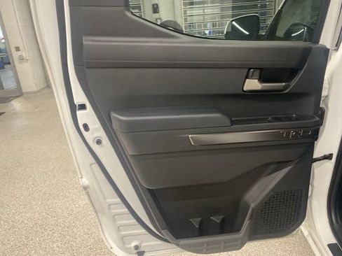 Used 2024 Toyota Tacoma TRD Sport image 30