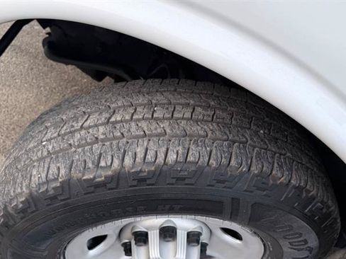 Used 2011 Chevrolet Express 2500 RWD image 20