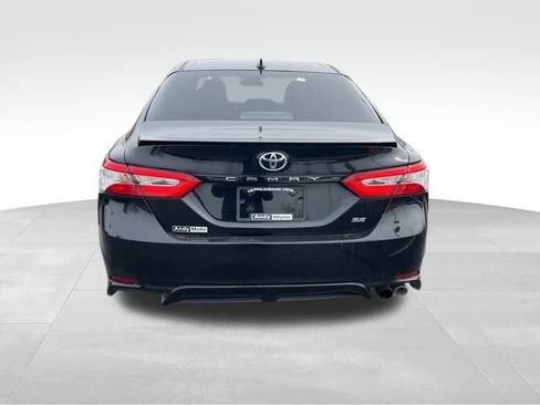 Used 2020 Toyota Camry SE image 6