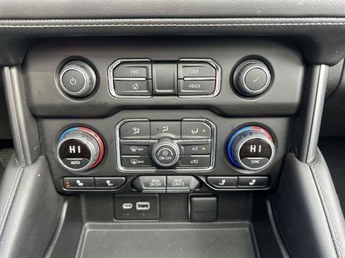 Used 2022 Chevrolet Tahoe LT w/ LT Signature Plus Package image 23