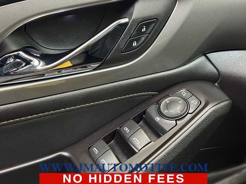 Used 2019 Chevrolet Traverse LT image 40