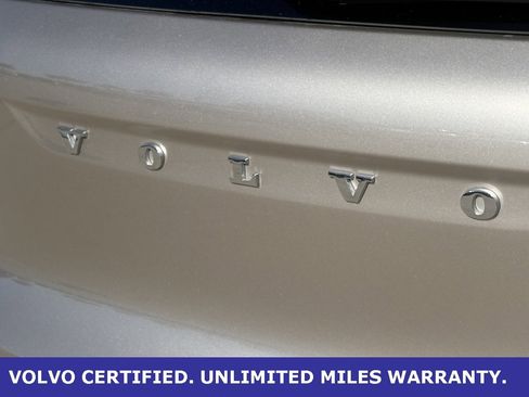 Certified 2023 Volvo XC40 B5 Plus w/ Protection Package Premier image 8