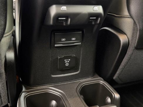 Used 2025 Jeep Gladiator Mojave w/ Safety Group image 9