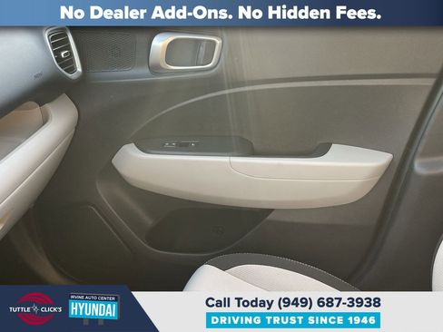Certified 2025 Hyundai Venue SEL image 21