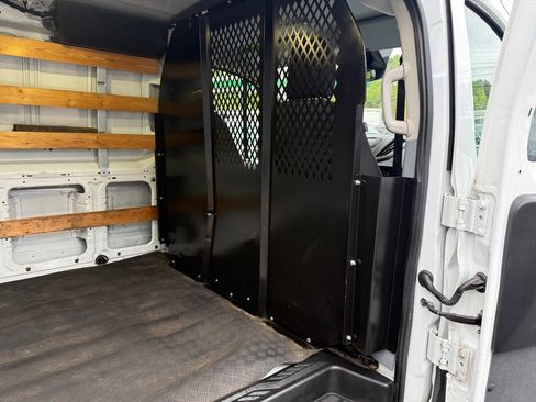 Used 2017 Ford Transit 250 130 Low Roof w/ Exterior Upgrade Package RWD image 22