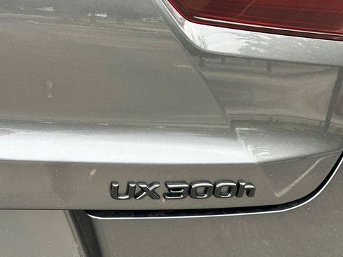 New 2026 Lexus UX 300h FWD image 8