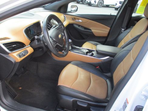 Used 2016 Chevrolet Volt Premier w/ Driver Confidence Package image 10