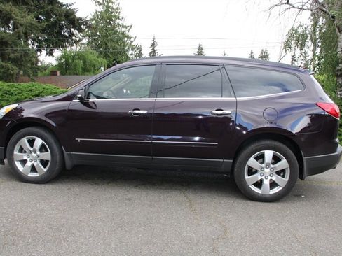 Used 2010 Chevrolet Traverse LTZ AWD/4WD image 14