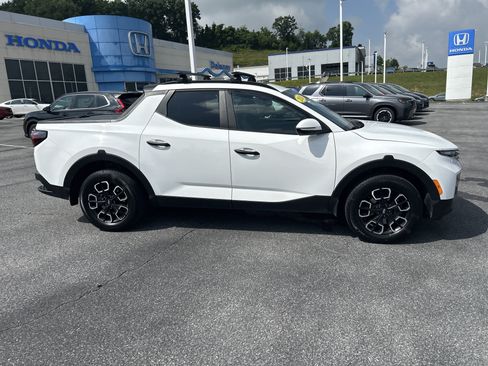 Used 2023 Hyundai Santa Cruz SEL w/ Activity Package AWD/4WD image 3