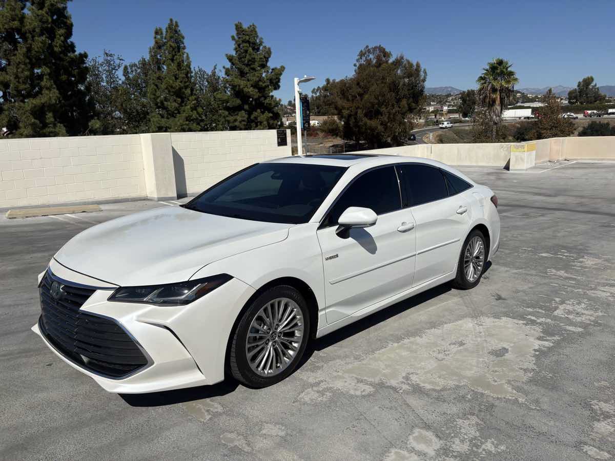 Used 2020 Toyota Avalon Limited w/ Advanced Safety Package FWD image 4