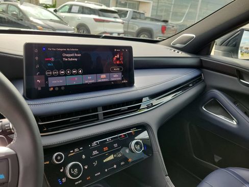Certified 2026 INFINITI QX60 Sport w/ Dark Cargo Package AWD/4WD image 15
