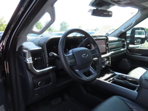 Used 2025 Ford F350 Lariat w/ Lariat Ultimate Package AWD/4WD image 15