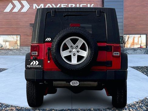 Used 2010 Jeep Wrangler Unlimited Rubicon image 6