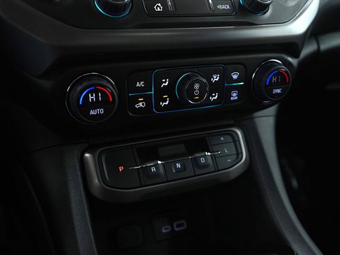 Used 2023 GMC Acadia AT4 w/ Technology Package image 25