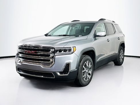 Used 2023 GMC Acadia SLE w/ Driver Convenience Package image 3