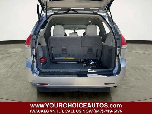 Used 2011 Toyota Sienna LE FWD image 15