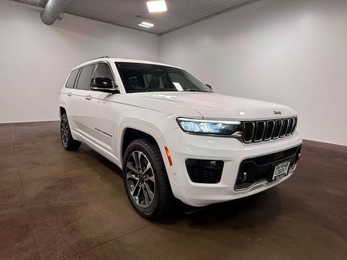 Used 2021 Jeep Grand Cherokee L Overland w/ Advanced Protech Group III AWD/4WD image 30