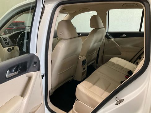 Used 2016 Volkswagen Tiguan S image 12