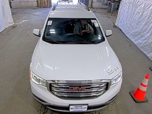 Used 2019 GMC Acadia SLT AWD/4WD image 3