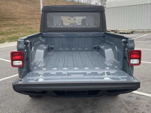 New 2026 Jeep Gladiator Sport image 7
