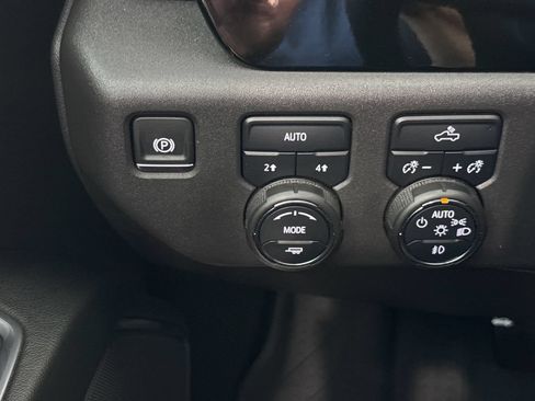Certified 2024 Chevrolet Silverado 1500 RST AWD/4WD image 25