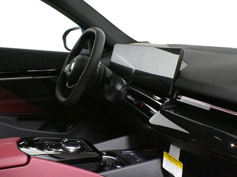 Used 2026 BMW 530i xDrive w/ Premium Package image 34