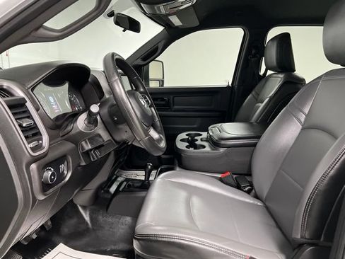 Used 2024 RAM 2500 Tradesman w/ Chrome Appearance Group AWD/4WD image 18