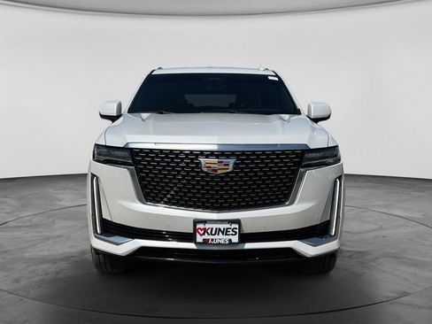 Used 2024 Cadillac Escalade ESV Premium Luxury AWD/4WD image 4
