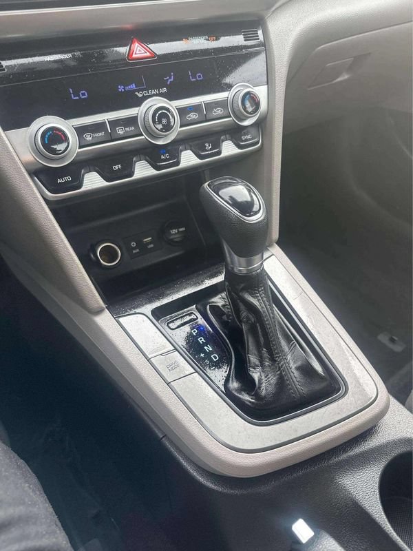 Used 2020 Hyundai Elantra SEL FWD image 20